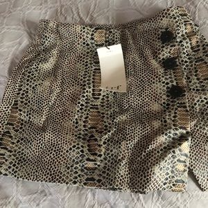 NWT Zara skort - Size M